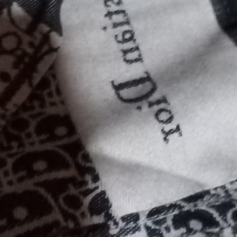 Christian Dior new with tag ladies scarf 540 Bleu Marine color size 35 x 180 cm - Picture 5 of 7
